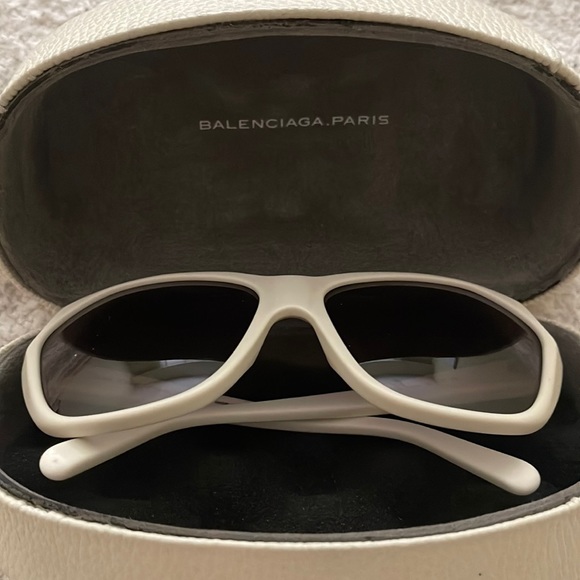 Balenciaga white sunglasses - Picture 1 of 4